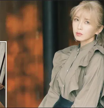 LAVANDA 프릴 블라우스 카키 우노 미사코