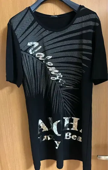 새상품 발렌자 블랙 T셔츠 티셔츠 큐빅