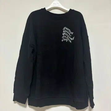 DAYDAY SEOUL WELCOME TO OUR CITY 트레이닝복