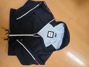 TOMMY JEANS 후드 부착 아우터