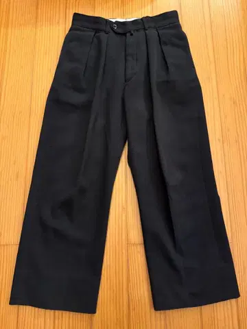 NEAT 블랙 슬랙스 코듀로이