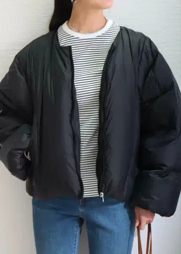 블랙 다운 자켓 볼륨 슬리브