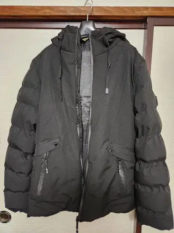 다크 그레이 후드 부착 다운 자켓 LL