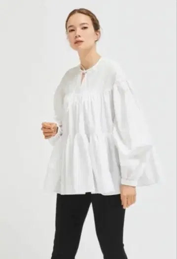 yori 볼륨 개더 블라우스 화이트