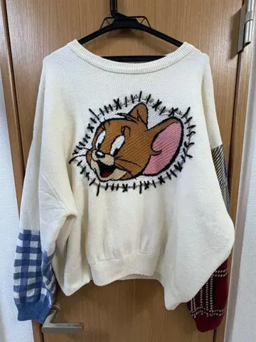 캔디 스트리퍼 톰 앤 제리 패치드 니트