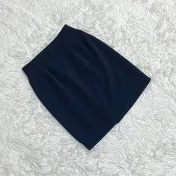 타이트 스커트 (W66H92) 백 슬릿 무릎 위 기장 심플 깔끔한