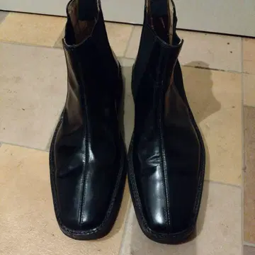 다케오 키쿠치 블랙 가죽 사이드 고어 부츠