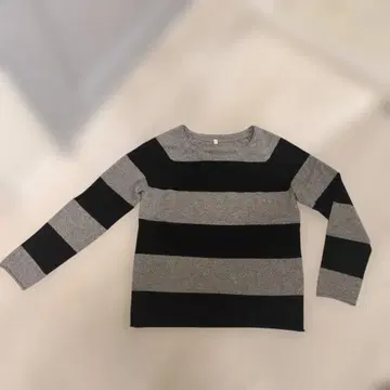 블랙과 그레이 스트라이프 긴팔 니트 M