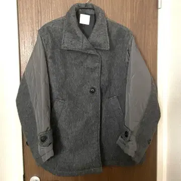 [새상품급] 본루씰 2way 샤기 x 퀼트 절개 스탠드넥 코트 그레이