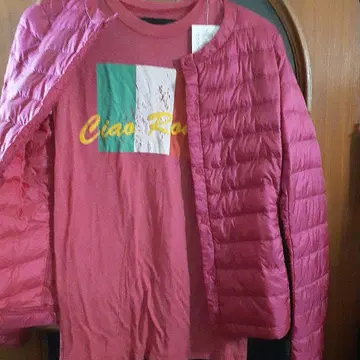 유니클로 핑크 다운 자켓과 T셔츠 새상품 세트