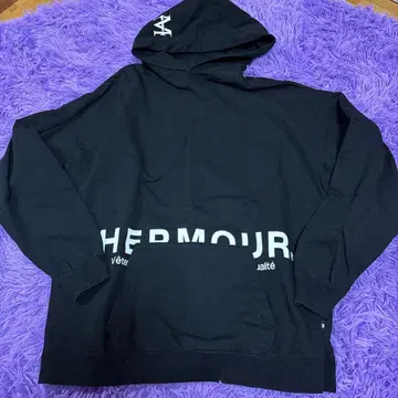 블랙 후드티 HERMOURE