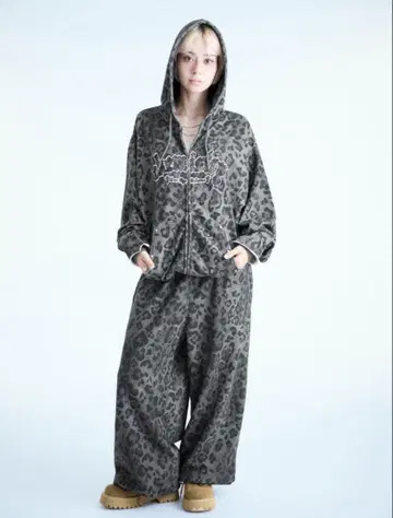 레오파드 무늬 셋업 상하의 S