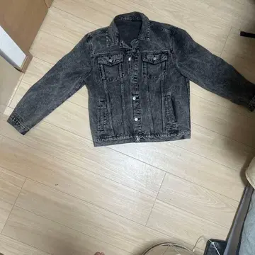 그레이 데님 자켓 박스 실루엣