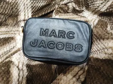 MARC JACOBS 블랙 가죽 숄더백
