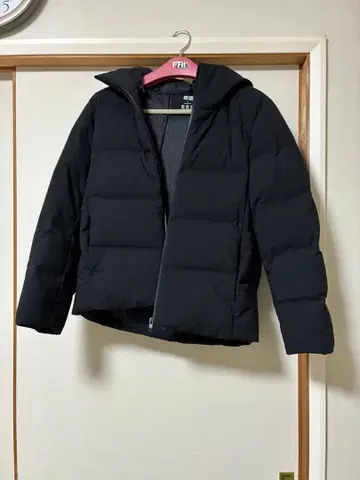 UNIQLO 심리스 다운 자켓 블랙 M 사이즈