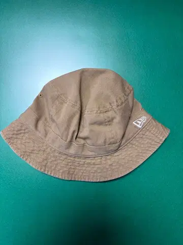 New Era 버킷햇 베이지