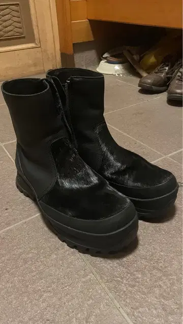 퍼 하이컷 부츠