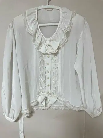 잉게보그 화이트 프릴 리본 블라우스