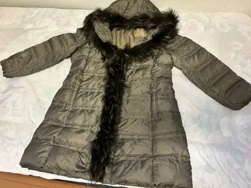 새상품급 23구 올리브색 다운 코트, 퍼 탈부착 가능