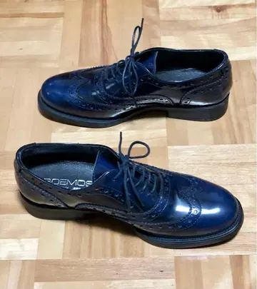 새상품 BOEMOS 윙팁 가죽 신발 네이비 이탈리아제