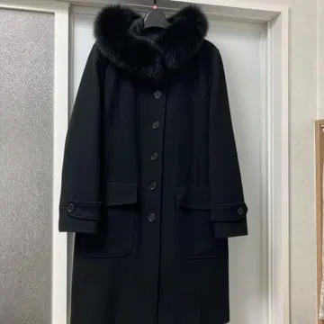 새상품급 잉게보그 퍼 달린 블랙 롱 코트