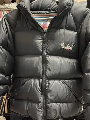 퍼스트 다운 블랙 다운 자켓 M 사이즈