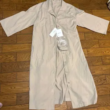 Mila Owen 베이지 트렌치코트