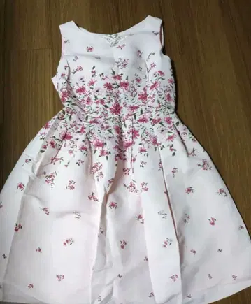 꽃무늬 슬리브리스 무릎 기장 원피스 [배송비 포함]