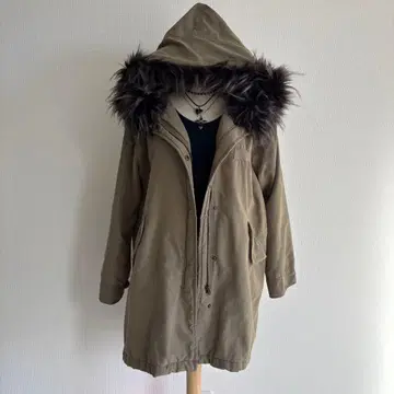 그레이스 갤러리 모즈 코트 밀리터리 사이즈 LL