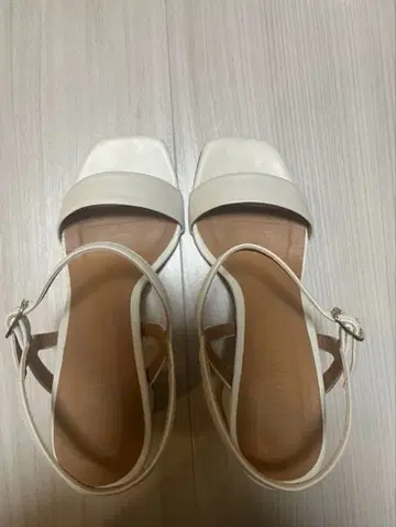 HAAVE 가죽 스트랩 샌들 23.0cm 브라이덜 슈즈