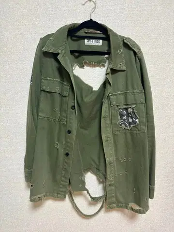 ZARA 데미지 가공 밀리터리 자켓