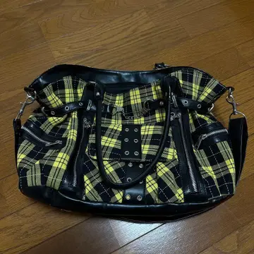 BANNED Apparel 핸드커프 핸드백