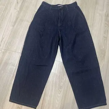 유니클로 콩트와르 데코토니에 페그 청바지 사이즈 27