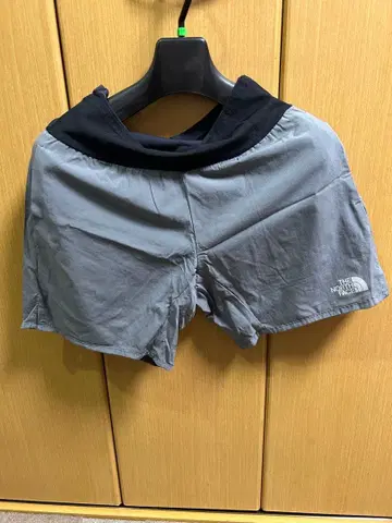 THE NORTH FACE 그레이 숏팬츠 플라이트 시리즈
