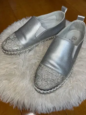 [새상품급] Artemis by Diana 실버 통굽 스니커즈 23cm