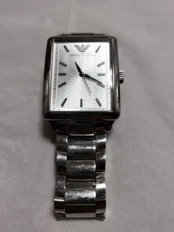 엠포리오 아르마니 실버 사각형 케이스 손목시계