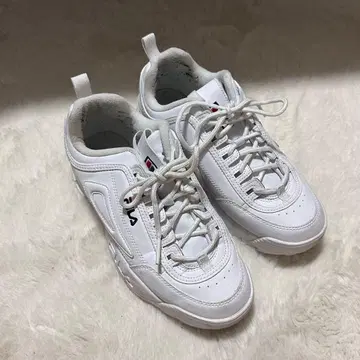 [ 새상품급 ] FILA 화이트 스니커즈