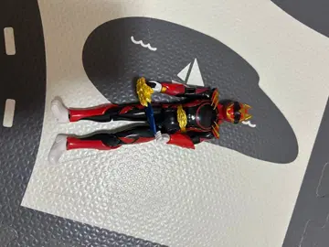 고쥬우쟈 액션 피규어