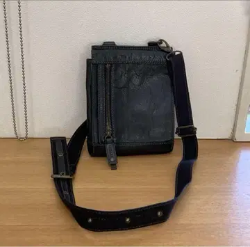 블랙 가죽 숄더백