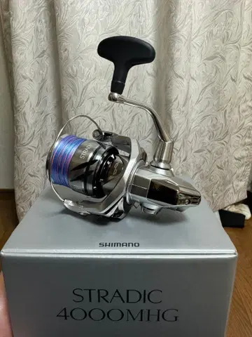 새상품급 SHIMANO 23STRADIC 4000MHG 스피닝 릴