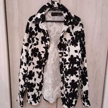 Xirm 꽃무늬 긴팔 셔츠 사이즈 3