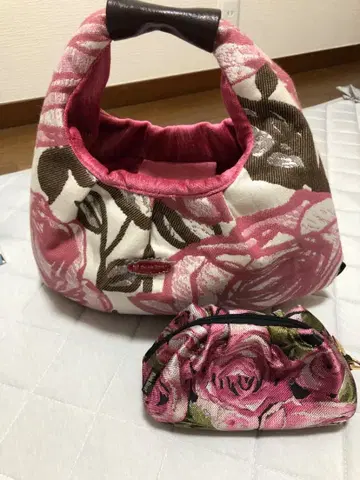 싱크비 새상품 꽃무늬 토트백과 파우치 세트