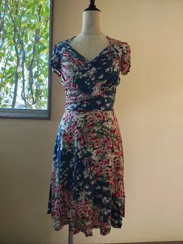 블루 꽃무늬 랩 원피스 반팔 레오타