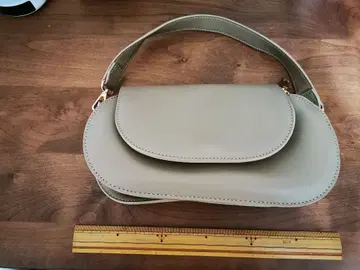 거의 미사용 그레이 숄더백