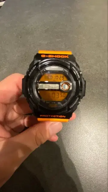 G-SHOCK DW-6900 블랙/오렌지
