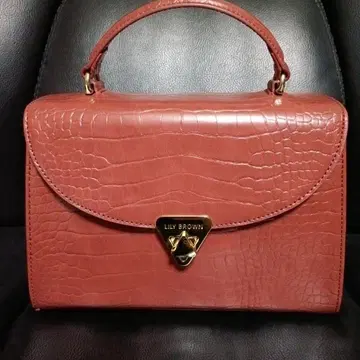 LILY BROWN 크로커다일 패턴 핸드백 브라운 구하기 어려움