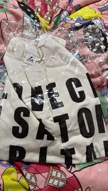 모리타카 치사토 화이트 T셔츠 2015 S 사이즈