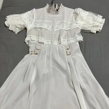 ROJIT 브로치 포함 케이프 맥시 원피스 ( 화이트 )