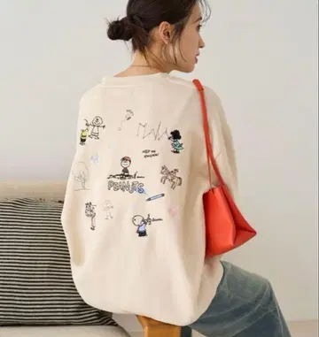 [ FREAK'S STORE ] PEANUTS/피넛 별주 자수 맨투맨