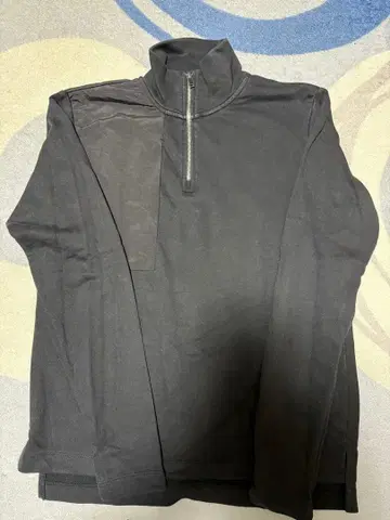 ZARA 블랙 하프 지퍼